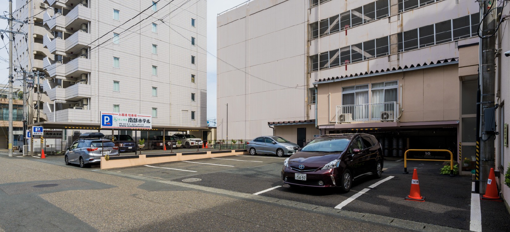 駐車場の外観