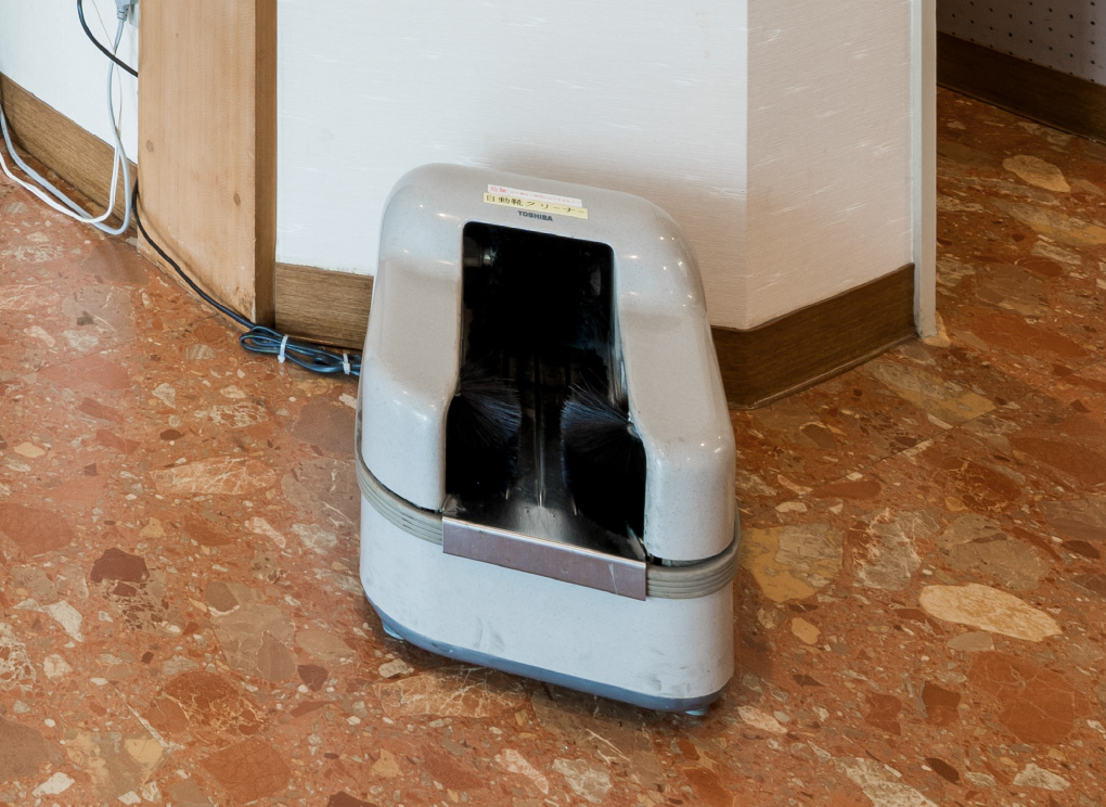 靴磨き機の外観