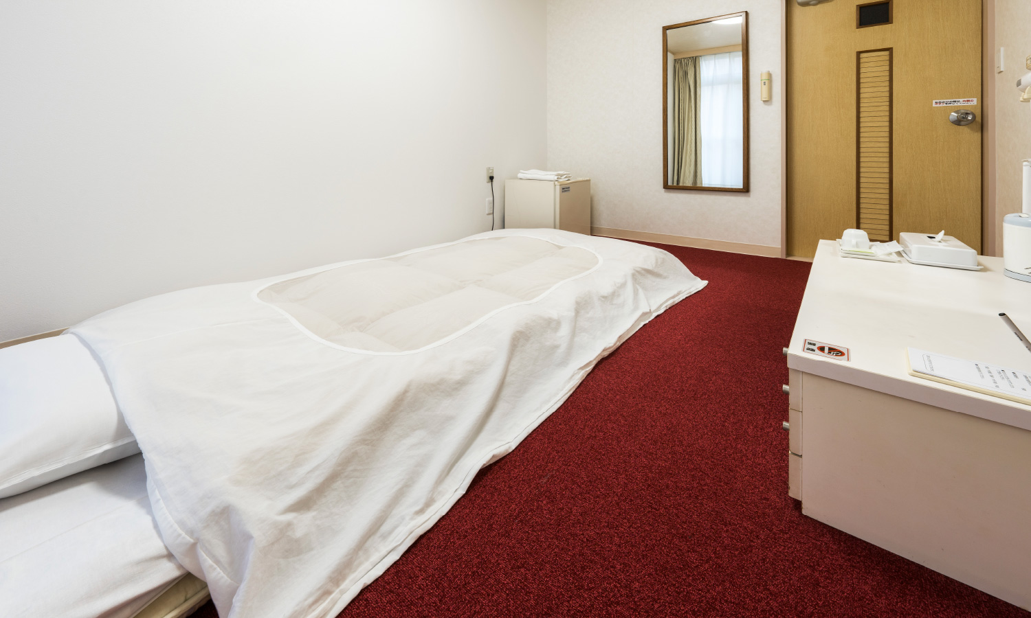 和室6畳入口から